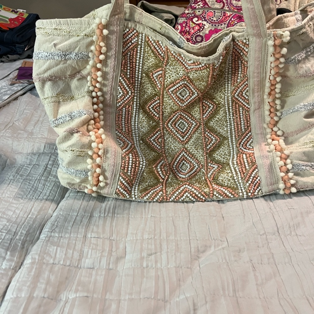 Chic Geometric Tote in Beige and Coral - Picture 6 of 10